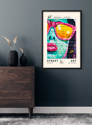 Street Artsy Unique Plakat featuring colorful graffiti portrait, displayed in a stylish modern room.